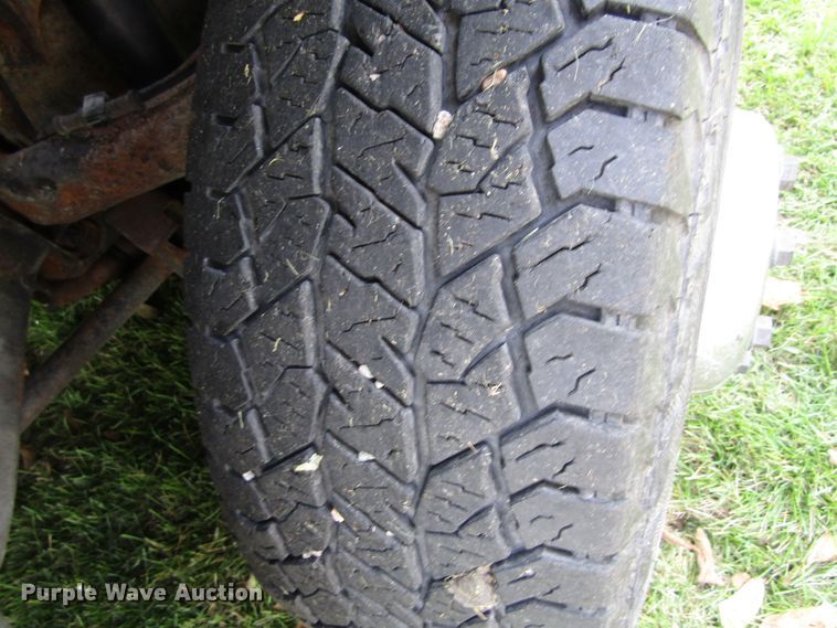 image for item GQ9179 2001 Chevrolet Silverado 3500  tow truck