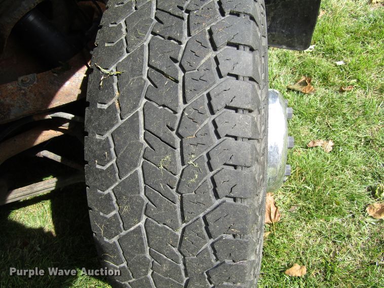 image for item GQ9179 2001 Chevrolet Silverado 3500  tow truck