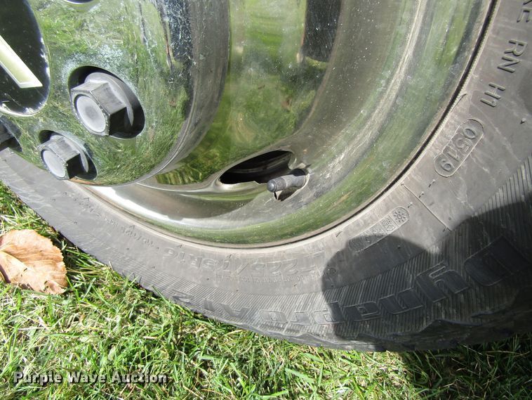 image for item GQ9179 2001 Chevrolet Silverado 3500  tow truck