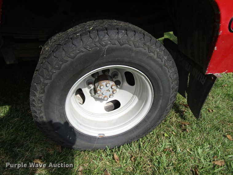 image for item GQ9179 2001 Chevrolet Silverado 3500  tow truck