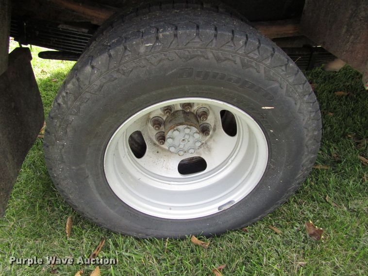 image for item GQ9179 2001 Chevrolet Silverado 3500  tow truck