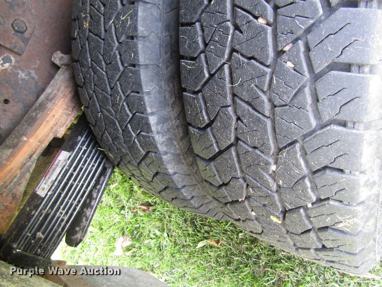 image for item GQ9179 2001 Chevrolet Silverado 3500  tow truck