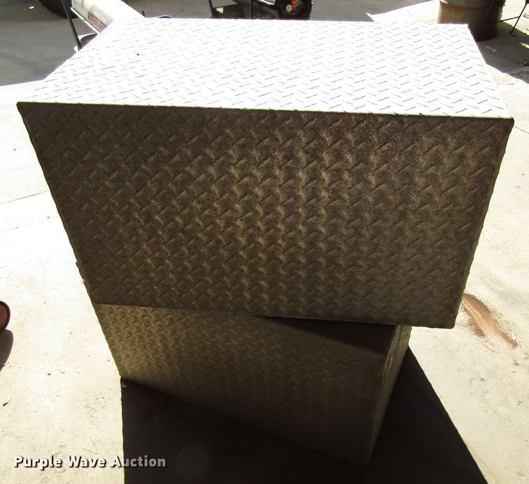 image for item GQ9187 (2) toolboxes