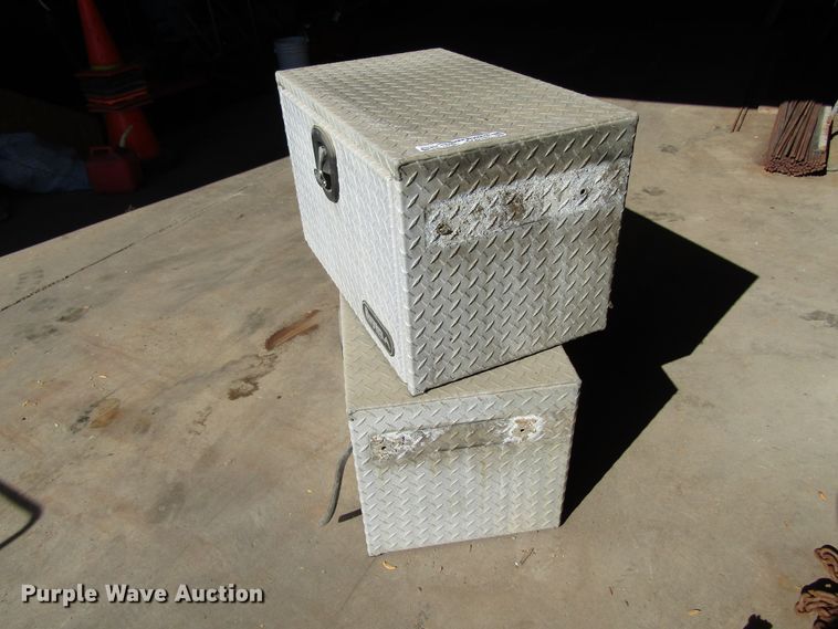 image for item GQ9187 (2) toolboxes