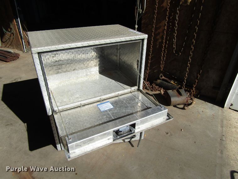 image for item GQ9187 (2) toolboxes