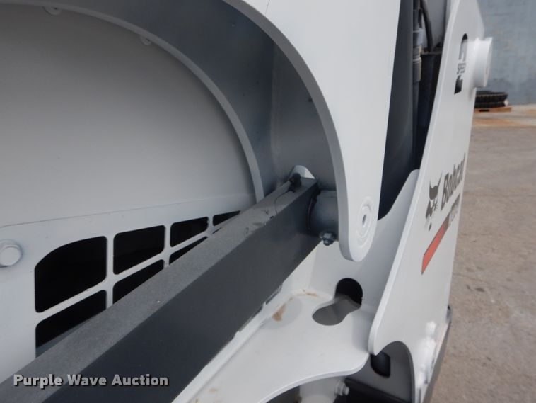 image for item GR9810 2016 Bobcat T870  tracked skid steer loader