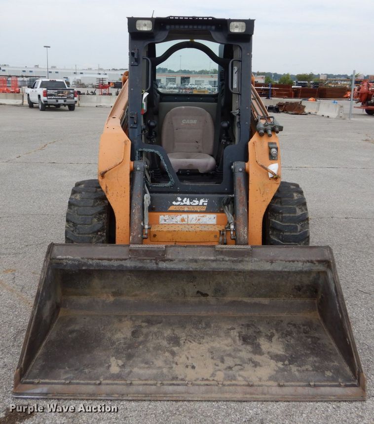 image for item GR9828 2012 Case SR220  skid steer loader