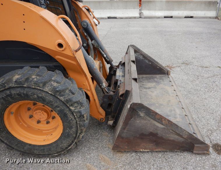 image for item GR9828 2012 Case SR220  skid steer loader