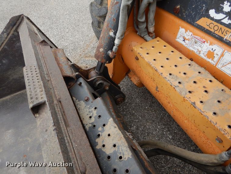 image for item GR9828 2012 Case SR220  skid steer loader