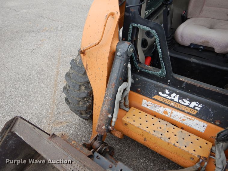 image for item GR9828 2012 Case SR220  skid steer loader