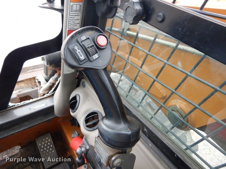 image for item GR9828 2012 Case SR220  skid steer loader