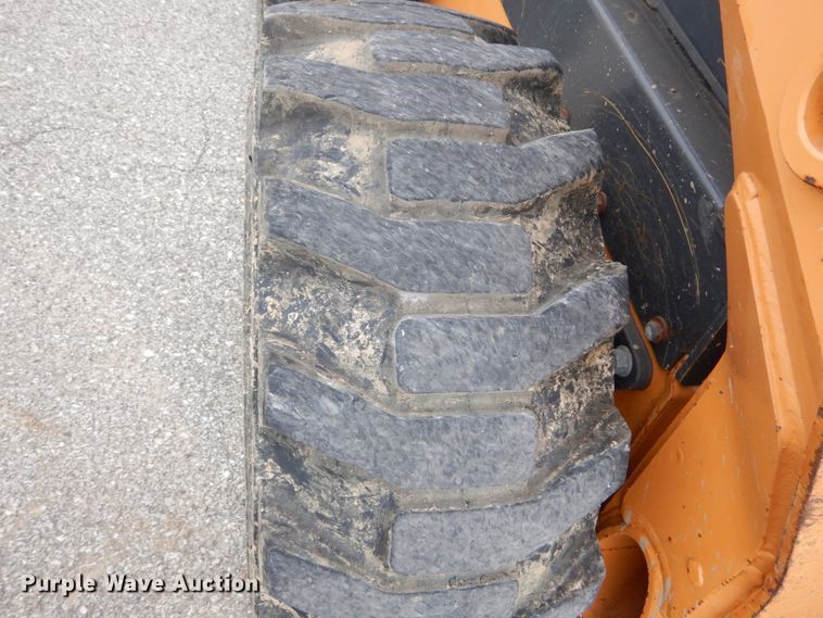 image for item GR9828 2012 Case SR220  skid steer loader
