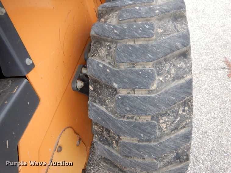 image for item GR9828 2012 Case SR220  skid steer loader