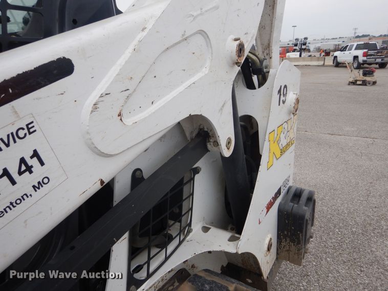 image for item GR9829 2016 Bobcat T595  tracked skid steer loader