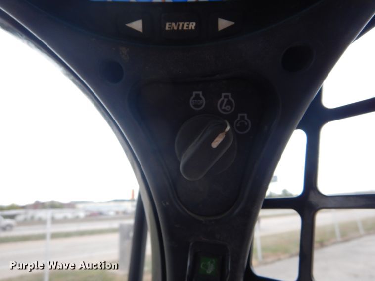 image for item GR9829 2016 Bobcat T595  tracked skid steer loader