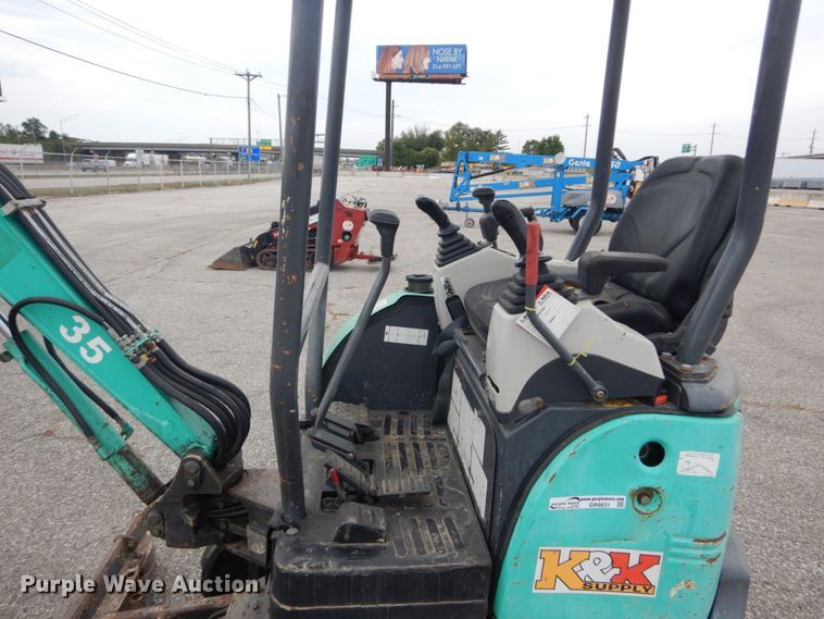 image for item GR9831 2014 IHI 17VX  mini excavator