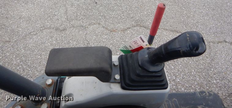 image for item GR9831 2014 IHI 17VX  mini excavator