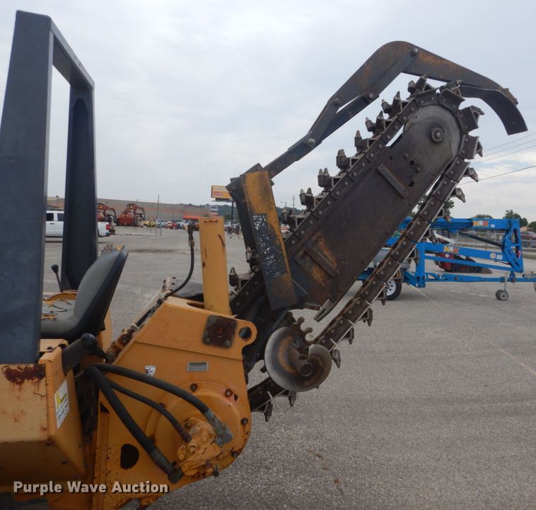 image for item GR9835 1999 Case 460  trencher