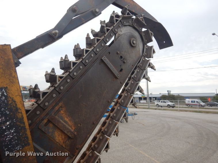 image for item GR9835 1999 Case 460  trencher