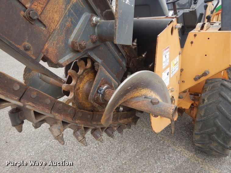 image for item GR9835 1999 Case 460  trencher