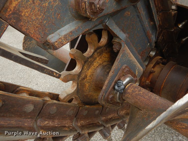 image for item GR9835 1999 Case 460  trencher