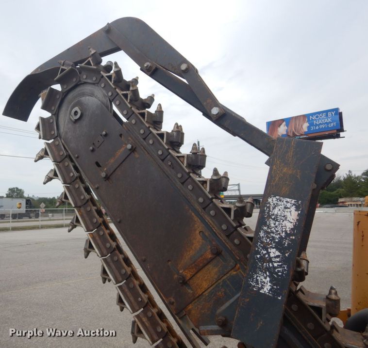 image for item GR9835 1999 Case 460  trencher