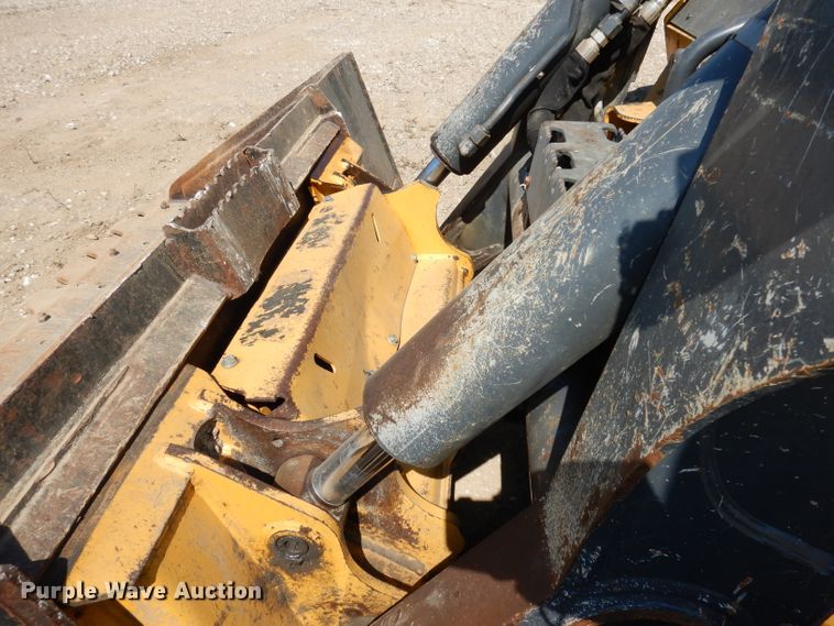 image for item HD9472 2017 John Deere 333G  tracked skid steer loader