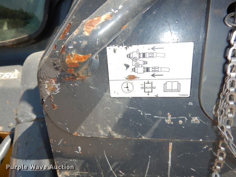 image for item HD9472 2017 John Deere 333G  tracked skid steer loader