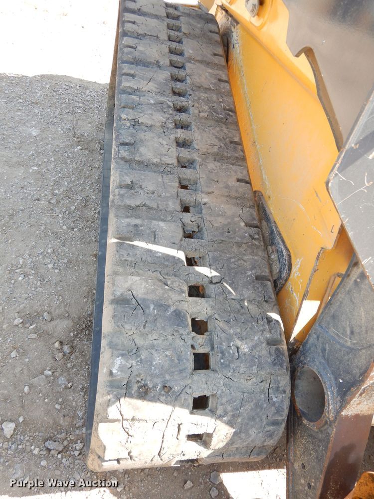 image for item HD9472 2017 John Deere 333G  tracked skid steer loader