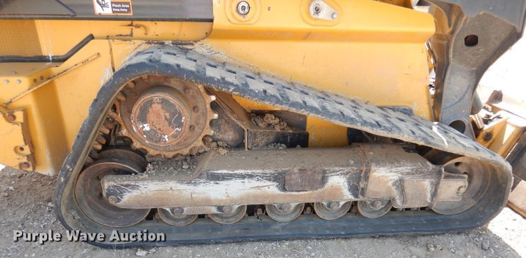 image for item HD9472 2017 John Deere 333G  tracked skid steer loader