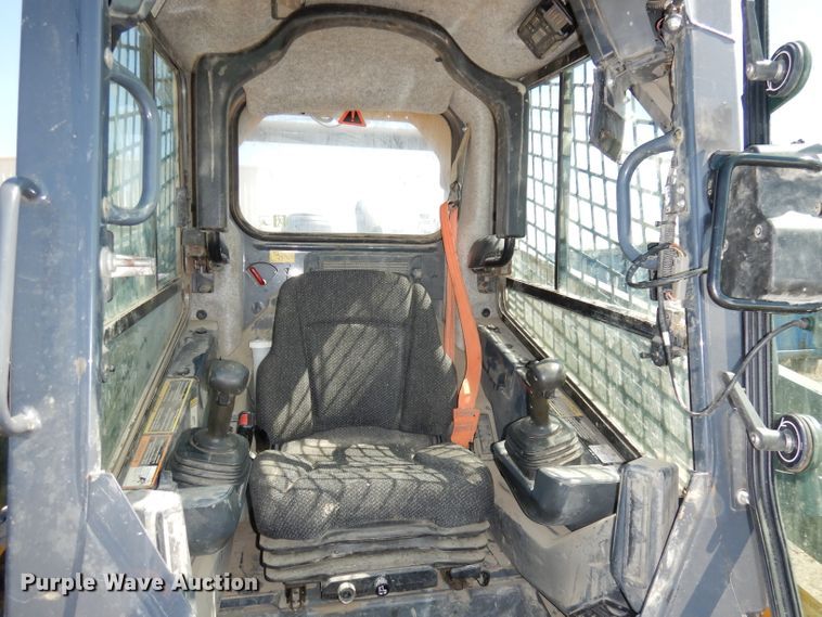 image for item HD9472 2017 John Deere 333G  tracked skid steer loader