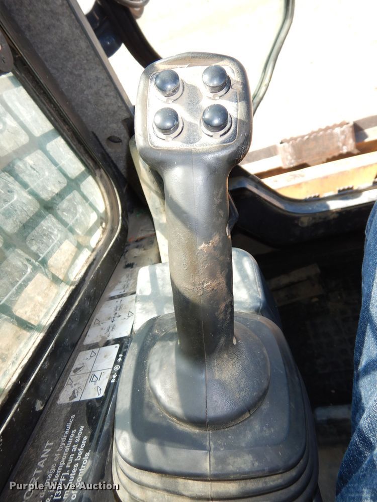 image for item HD9472 2017 John Deere 333G  tracked skid steer loader