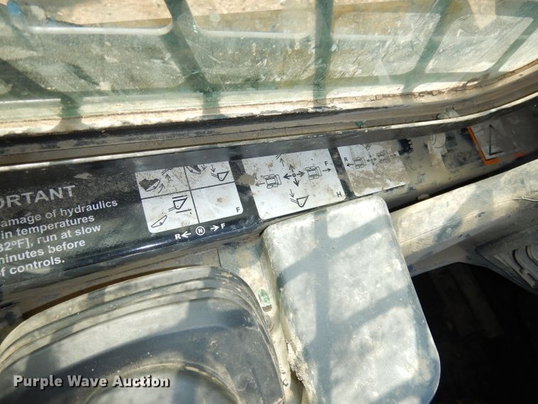 image for item HD9472 2017 John Deere 333G  tracked skid steer loader