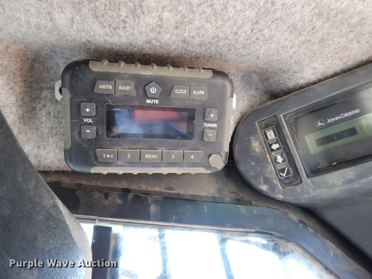 image for item HD9472 2017 John Deere 333G  tracked skid steer loader