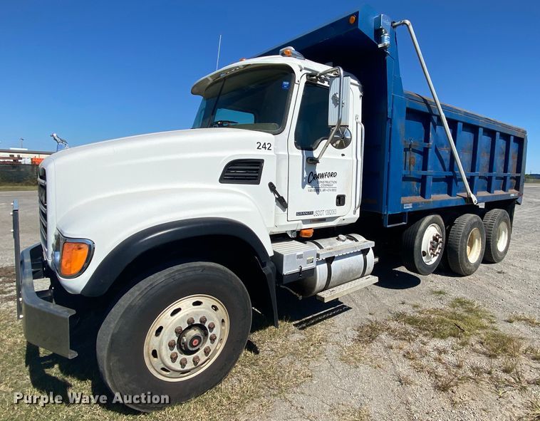 image for item HE9835 2004 Mack Granite  dump truck