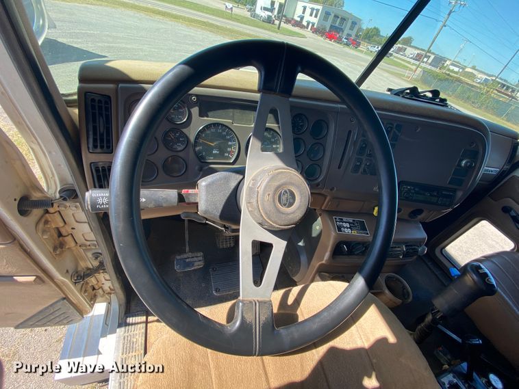 image for item HE9835 2004 Mack Granite  dump truck