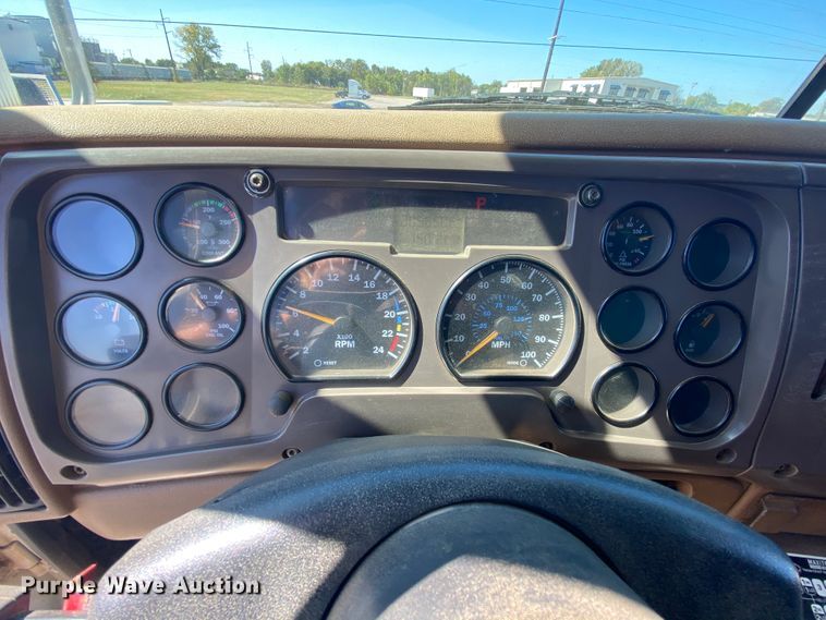 image for item HE9835 2004 Mack Granite  dump truck