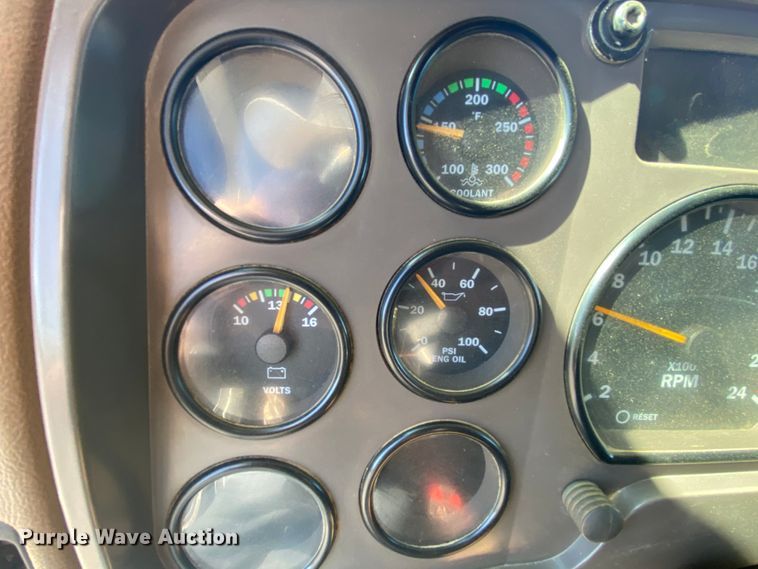 image for item HE9835 2004 Mack Granite  dump truck