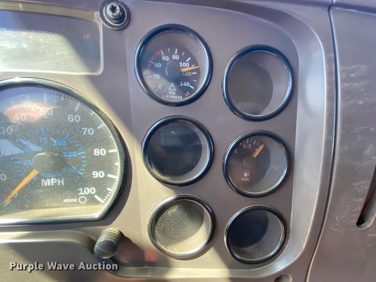 image for item HE9835 2004 Mack Granite  dump truck