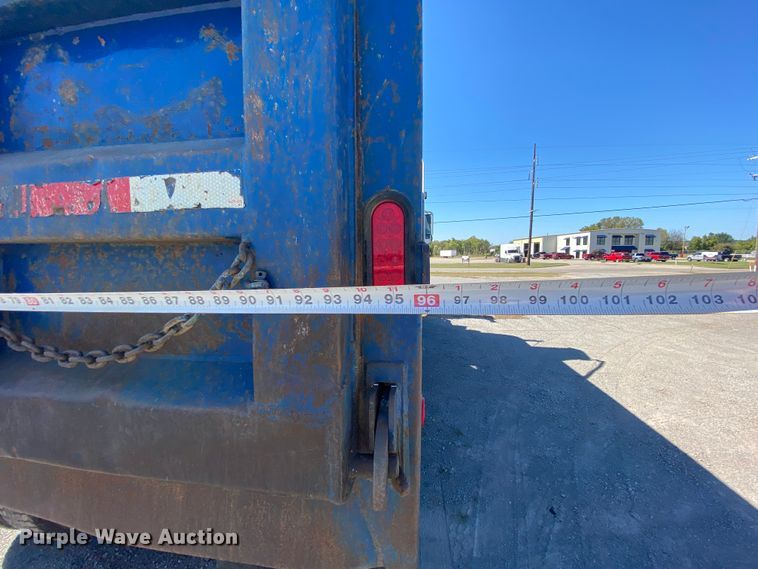 image for item HE9835 2004 Mack Granite  dump truck