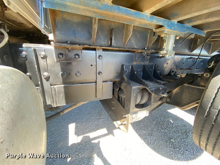 image for item HE9835 2004 Mack Granite  dump truck