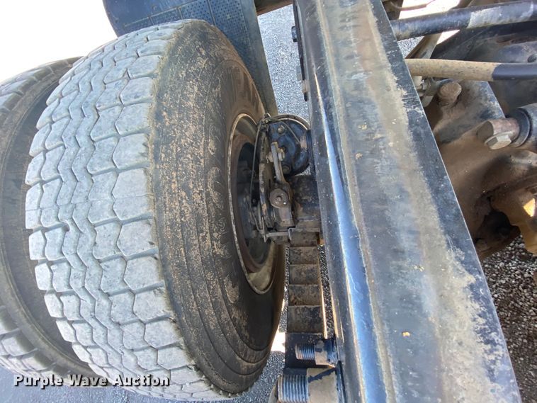 image for item HE9835 2004 Mack Granite  dump truck