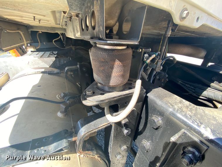 image for item HE9835 2004 Mack Granite  dump truck