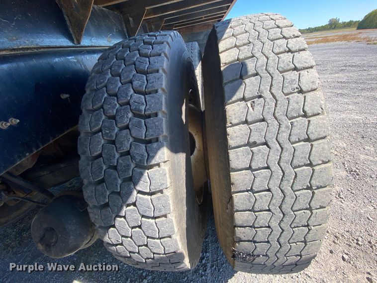 image for item HE9835 2004 Mack Granite  dump truck