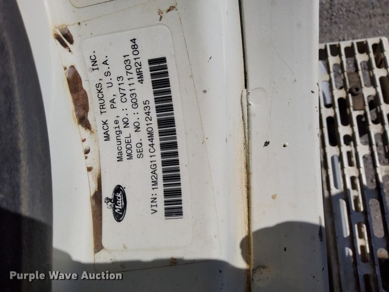 image for item HE9835 2004 Mack Granite  dump truck