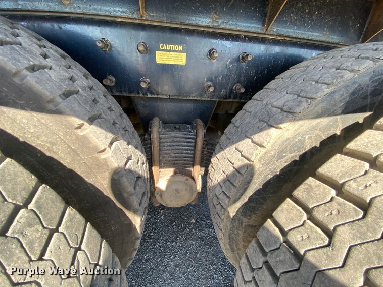 image for item HE9835 2004 Mack Granite  dump truck