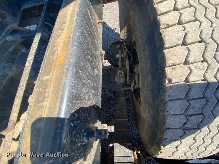 image for item HE9835 2004 Mack Granite  dump truck