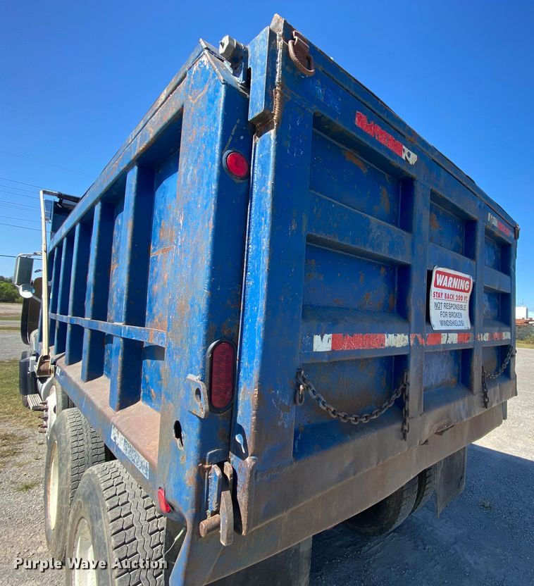 image for item HE9835 2004 Mack Granite  dump truck