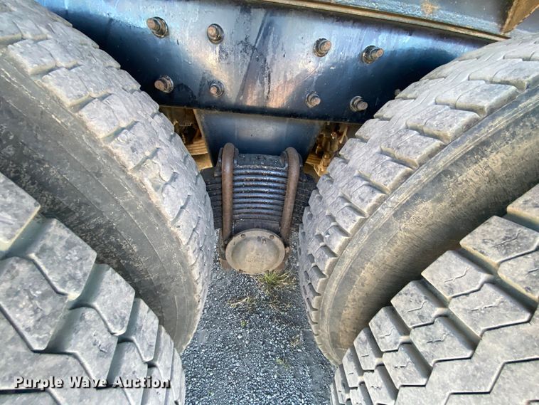 image for item HE9835 2004 Mack Granite  dump truck