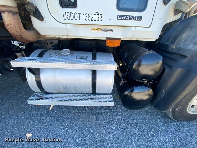 image for item HE9835 2004 Mack Granite  dump truck